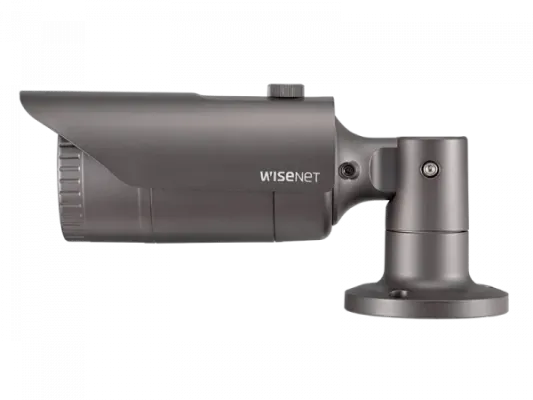 Hanwha - QNO-7032R - Wisenet Q network outdoor vandal bullet camera, 4MP @30fps, 6mm fixed focal lens (49°), triple codec H.265/H.264/MJPEG with Wisestream II, 120dB WDR, IR LEDs range 98', motion detection, tampering, defocus detection, hallway View
