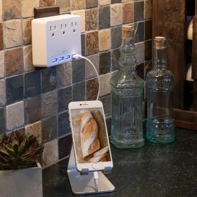 Cyber Power - P3WU - 3 AC Outlet Wall Tap 125V with 4 Lighted 4.2A USB Charging Ports 