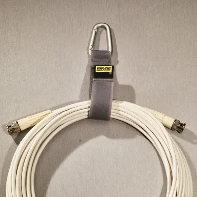 Rip-Tie - J-S9-T - One Inch Wide CableCarrier with Silver Triangle Carabiner, 1″ x 9″