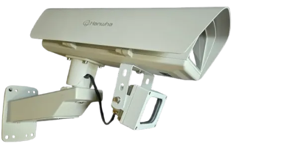 Hanwha - PNB-A9092RLPH - 4K Regular Speed LPR Box Camera Kit with Enclosure and IR